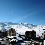 Neves - Location: Pour 4 Personnes Dans Un Quartier Anime