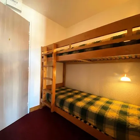 Neves - Location: Pour 4 Personnes Dans Un Quartier Anime Apartman *