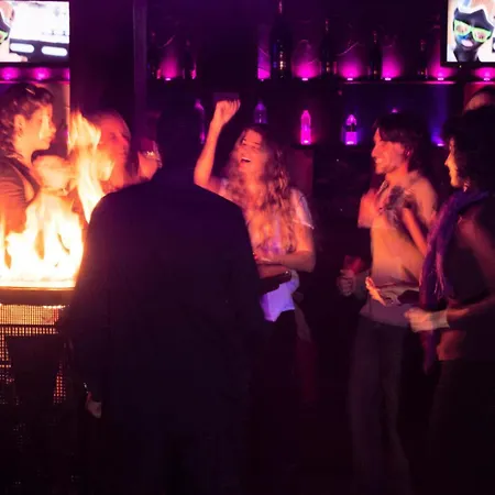 شقة Neves - Location: Pour 4 Personnes Dans Un Quartier Anime