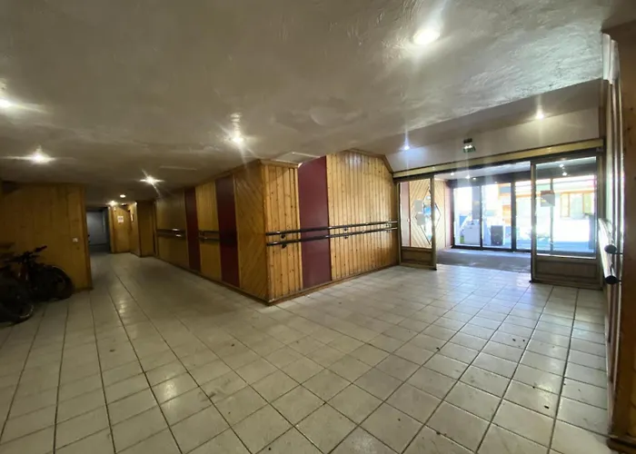 Neves - Location: Pour 4 Personnes Dans Un Quartier Anime