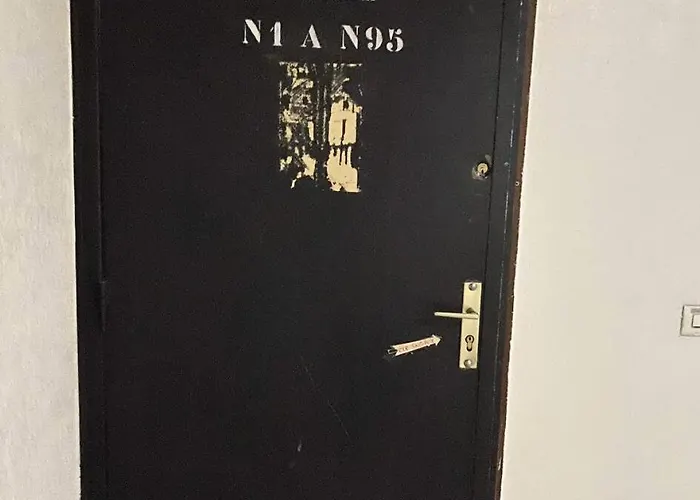 Neves - Location: Pour 4 Personnes Dans Un Quartier Anime شقة *